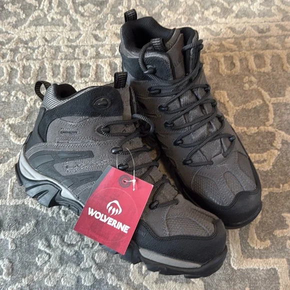 BNWT Wolverine Size 11M Boots - Picture 1 of 4